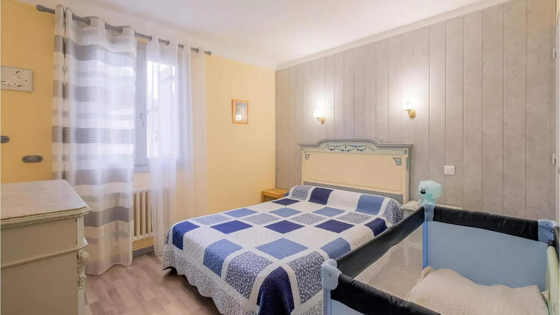 Beautiful Home In Saint-Remy-De-Provence 0*,  France